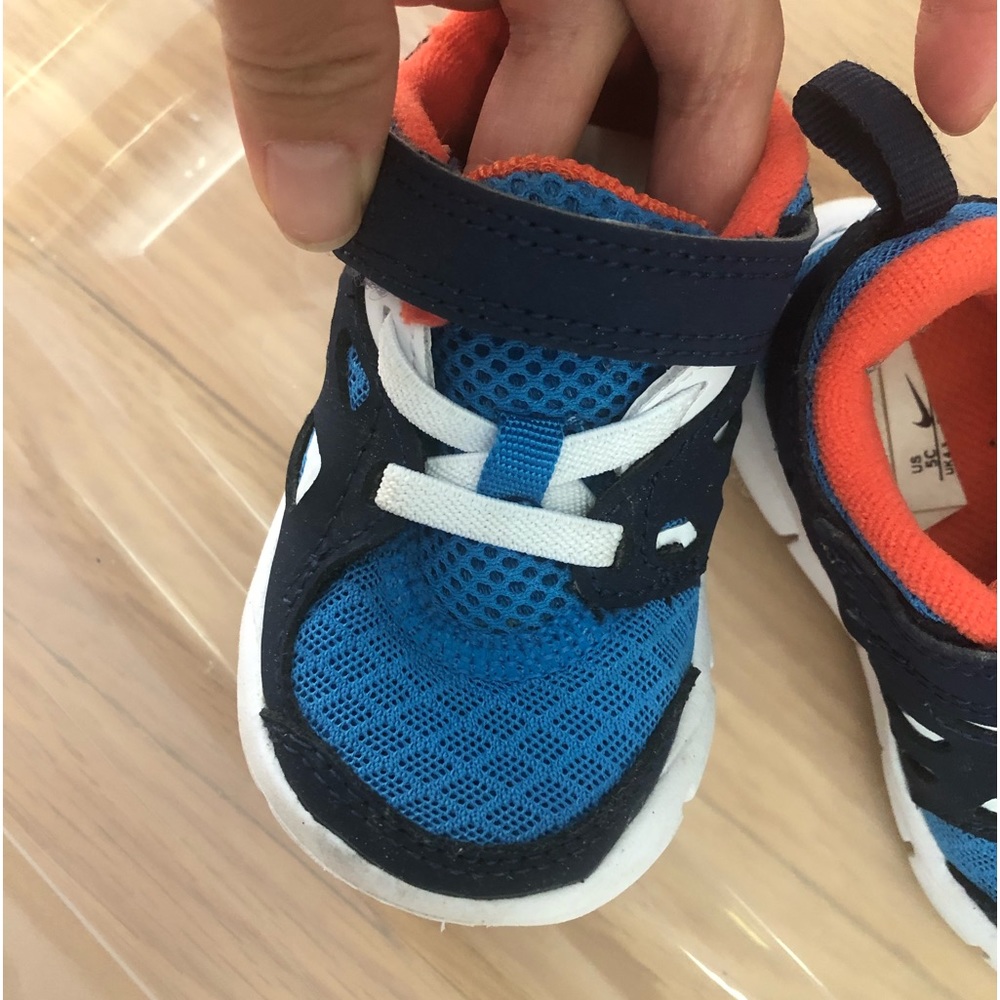 Nike free run 2 toddler sneakers.
